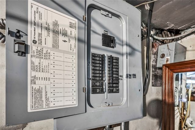 17610 Narragansett Avenue, Lakewood, OH 44107