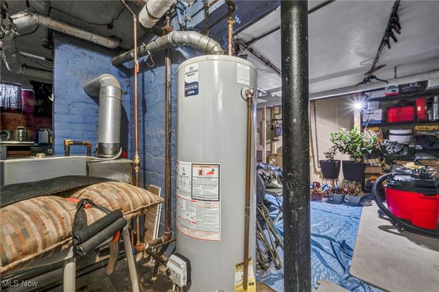 17610 Narragansett Avenue, Lakewood, OH 44107