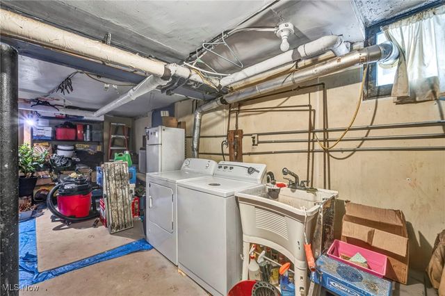 17610 Narragansett Avenue, Lakewood, OH 44107