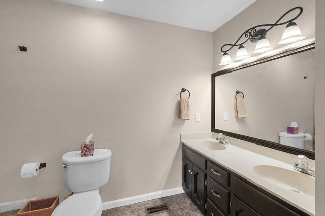 351 Jones Mill Rd, La Vergne, TN 37086