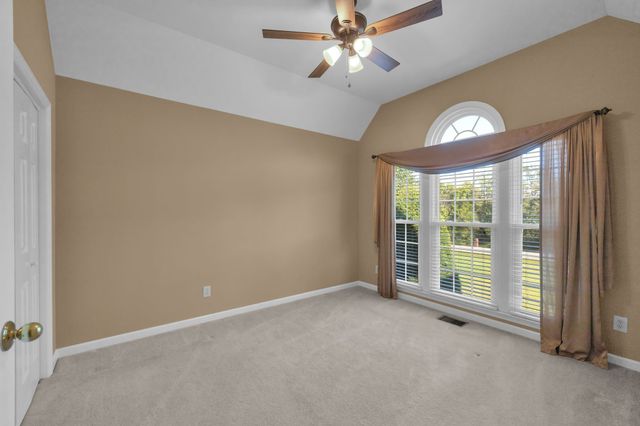 351 Jones Mill Rd, La Vergne, TN 37086