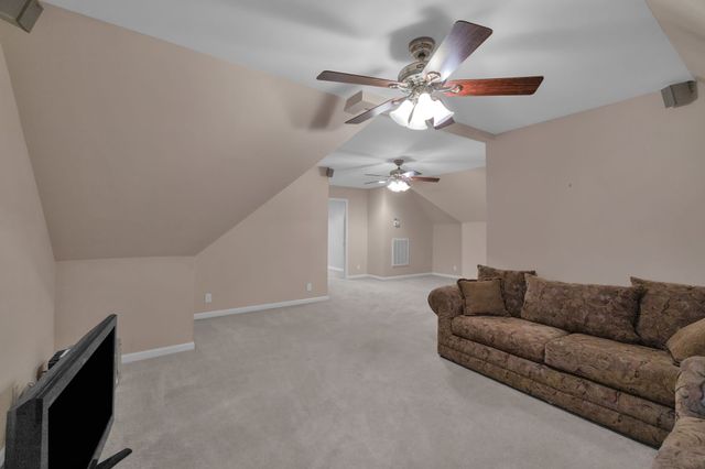 351 Jones Mill Rd, La Vergne, TN 37086