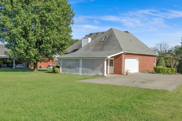 351 Jones Mill Rd, La Vergne, TN 37086