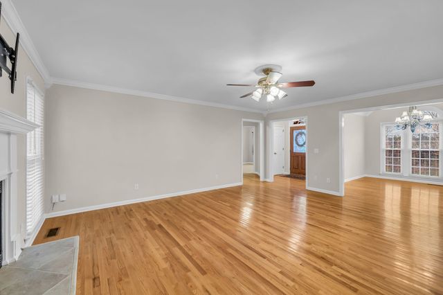 351 Jones Mill Rd, La Vergne, TN 37086