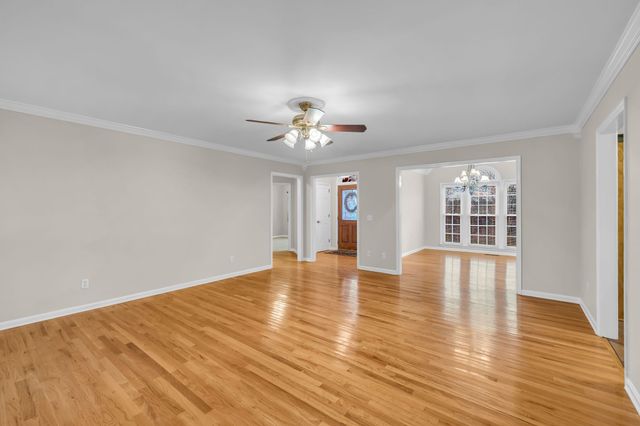 351 Jones Mill Rd, La Vergne, TN 37086