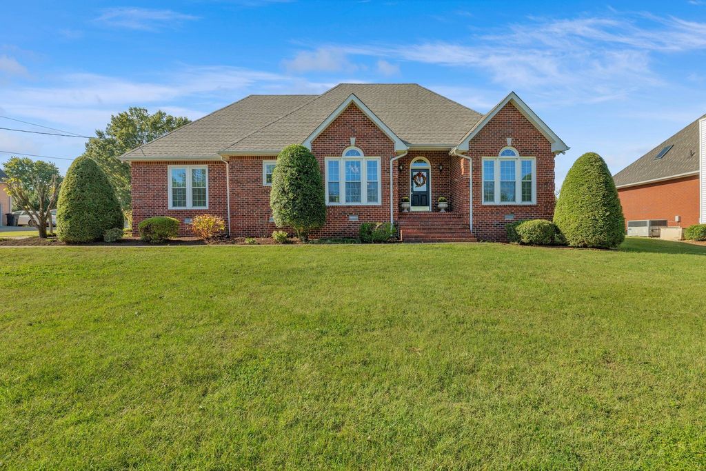 351 Jones Mill Rd, La Vergne, TN 37086