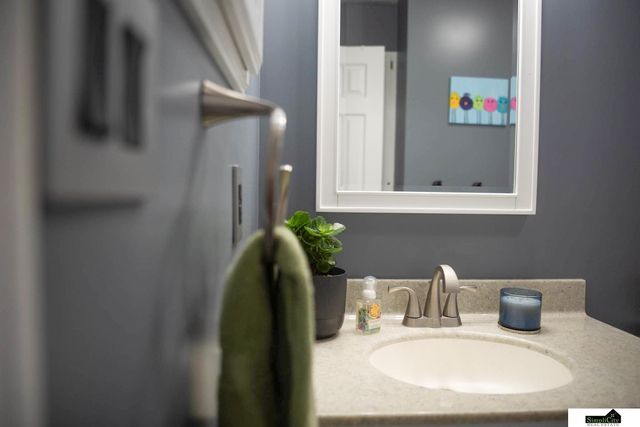 6805 Hawkins Bend, Lincoln, NE 68516