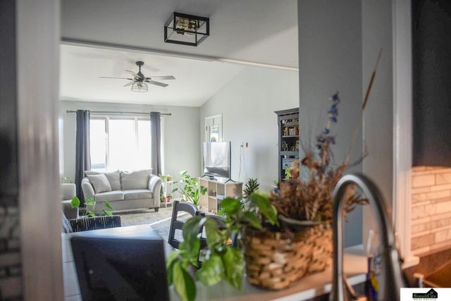 6805 Hawkins Bend, Lincoln, NE 68516