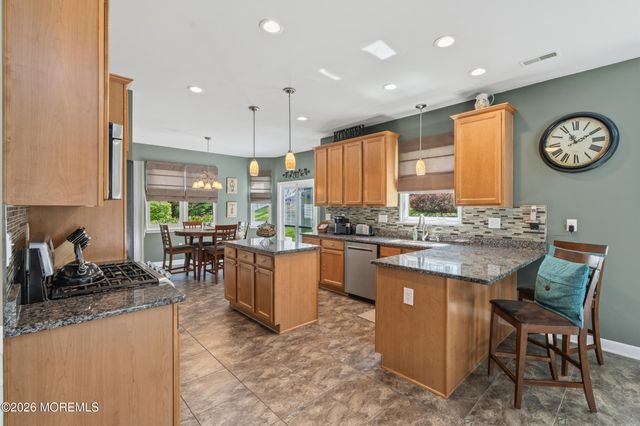 23 Greenwich Drive, Jackson, NJ 08527