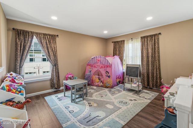 23 Greenwich Drive, Jackson, NJ 08527