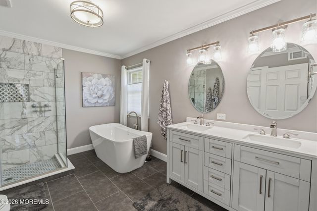 23 Greenwich Drive, Jackson, NJ 08527