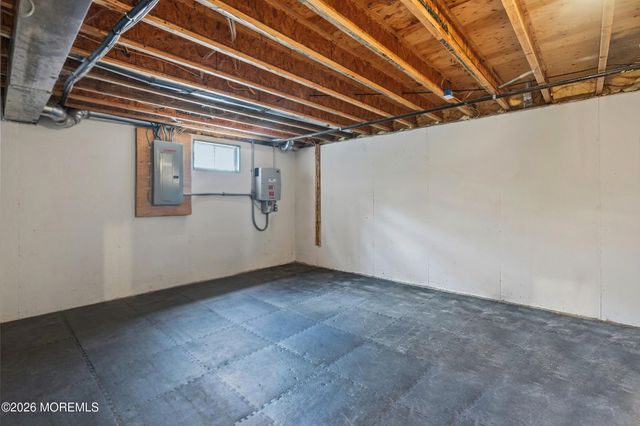 23 Greenwich Drive, Jackson, NJ 08527