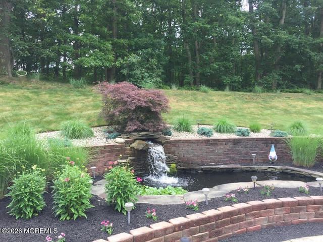 23 Greenwich Drive, Jackson, NJ 08527