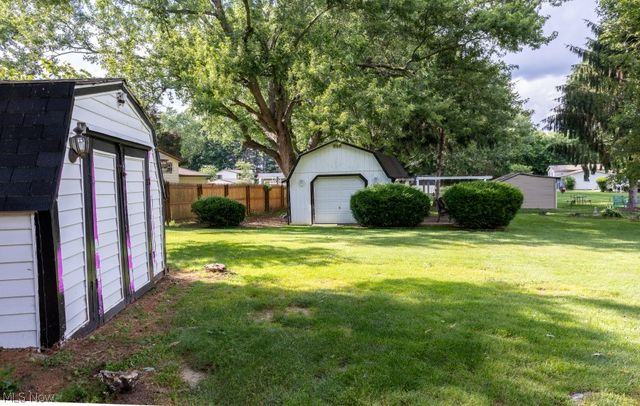 8639 Candlewood Avenue NW, North Canton, OH 44720