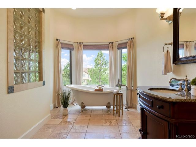387 Crossing Cir, Castle Pines, CO 80108