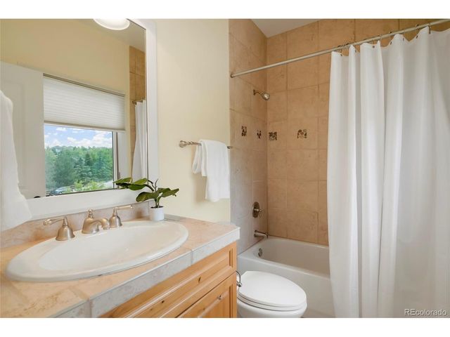 387 Crossing Cir, Castle Pines, CO 80108