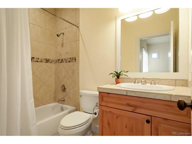 387 Crossing Cir, Castle Pines, CO 80108