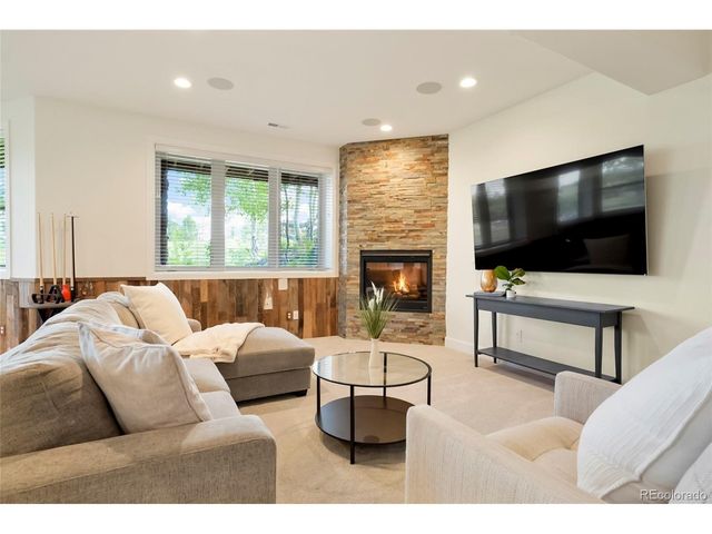 387 Crossing Cir, Castle Pines, CO 80108