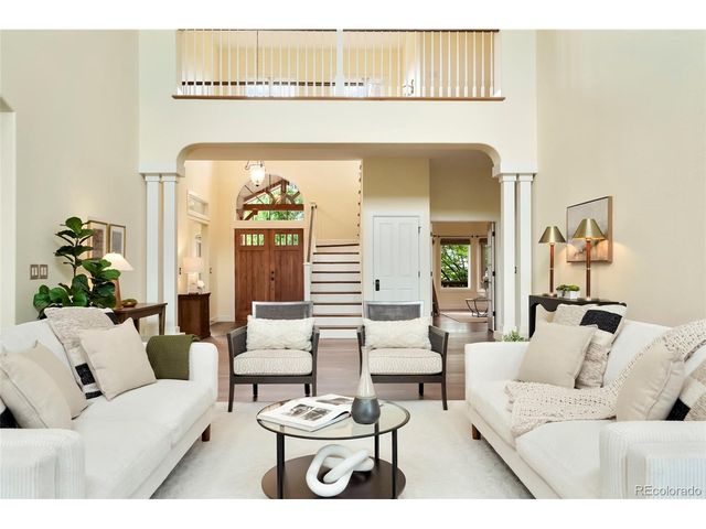 387 Crossing Cir, Castle Pines, CO 80108