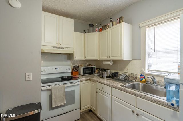 2305&2303 Abbott Drive, Johnson City, TN 37601