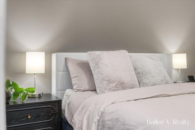 447 Stonehenge Street SE, Grand Rapids, MI 49548