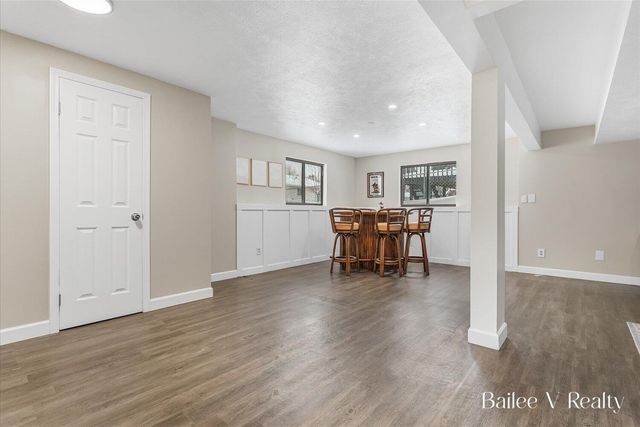 447 Stonehenge Street SE, Grand Rapids, MI 49548