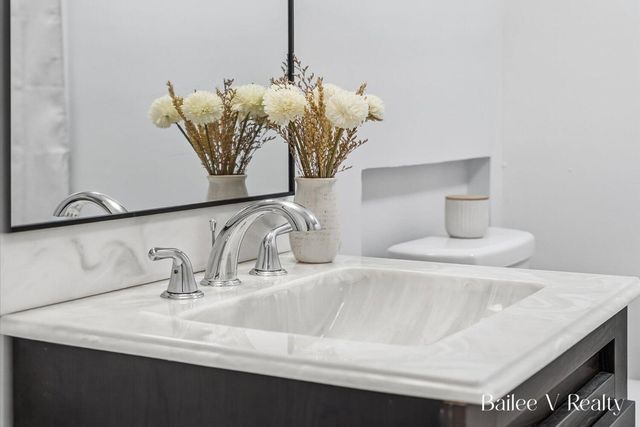 447 Stonehenge Street SE, Grand Rapids, MI 49548