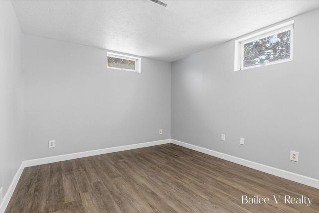 447 Stonehenge Street SE, Grand Rapids, MI 49548