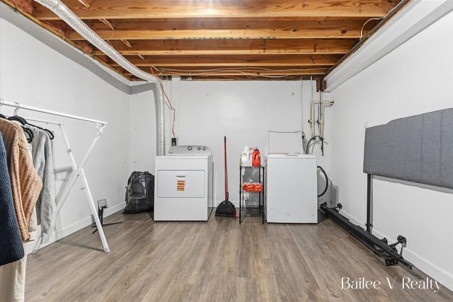 447 Stonehenge Street SE, Grand Rapids, MI 49548