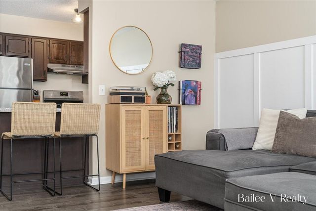 447 Stonehenge Street SE, Grand Rapids, MI 49548