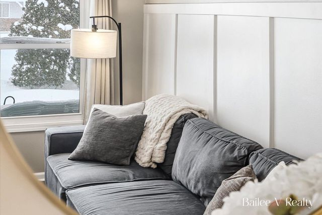 447 Stonehenge Street SE, Grand Rapids, MI 49548