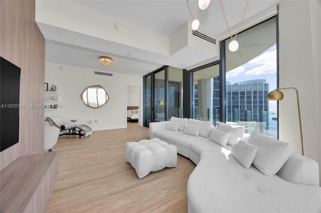 2831 S Bayshore Dr 2201, Miami, FL 33133