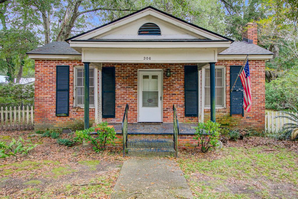 306 Perry Road, Walterboro, SC 29488