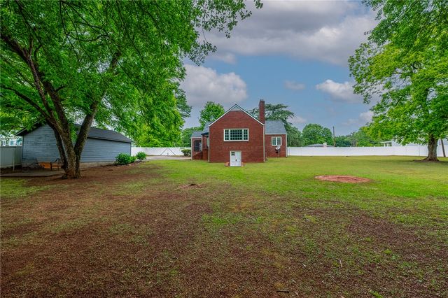 709 W Main Street, Pickens, SC 29671