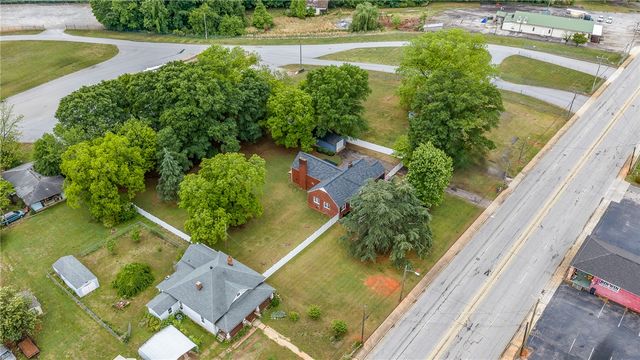 709 W Main Street, Pickens, SC 29671