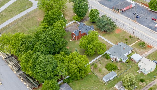709 W Main Street, Pickens, SC 29671