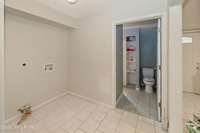 1926 W Chestnut St, Louisville, KY 40203