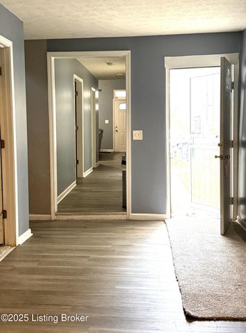 1926 W Chestnut St, Louisville, KY 40203