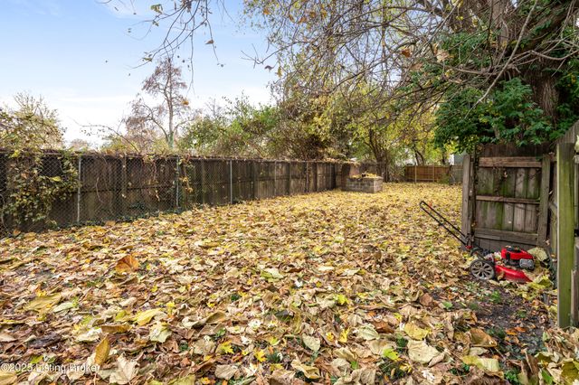 1926 W Chestnut St, Louisville, KY 40203