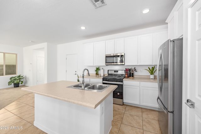 2019 N MARKETSIDE Avenue, Buckeye, AZ 85396