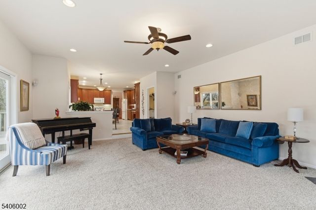 118 Apgar Way, Bethlehem Twp., NJ 08802