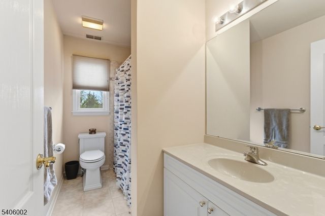 118 Apgar Way, Bethlehem Twp., NJ 08802