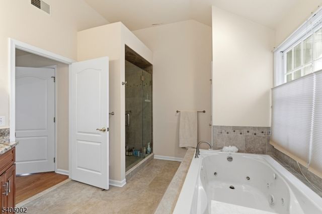 118 Apgar Way, Bethlehem Twp., NJ 08802