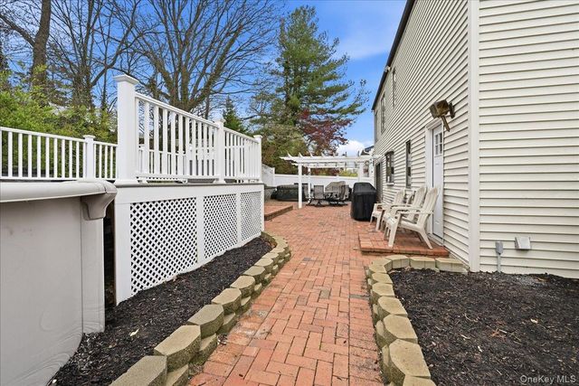 9 Adrian Drive, Ronkonkoma, NY 11779