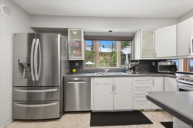 9 Adrian Drive, Ronkonkoma, NY 11779