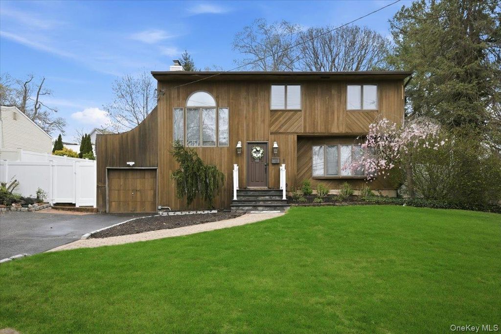 9 Adrian Drive, Ronkonkoma, NY 11779