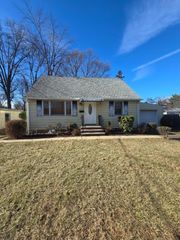 1712 Kenyon Ave, South Plainfield Boro, NJ 07080