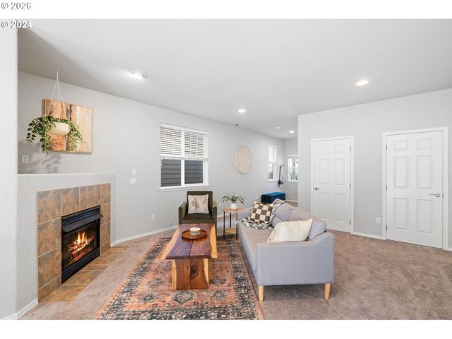 9228 Sw CASCARA Ln, Tualatin, OR 97062