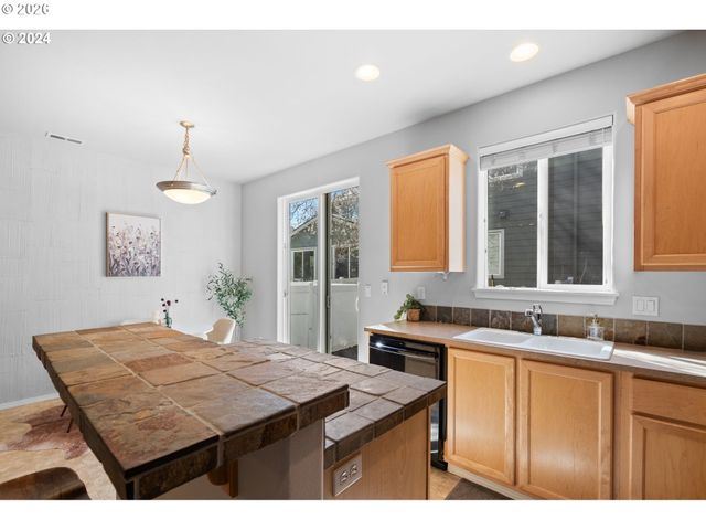 9228 Sw CASCARA Ln, Tualatin, OR 97062