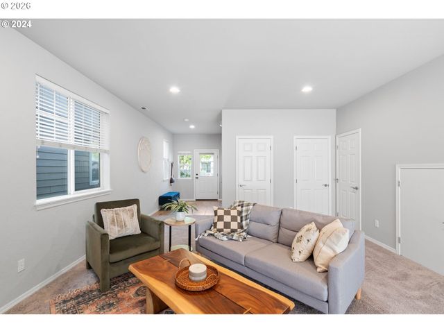 9228 Sw CASCARA Ln, Tualatin, OR 97062